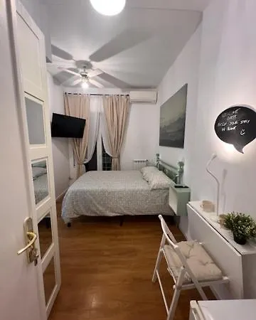 Vatican Penthouse 2 By Almond Tree Guest house